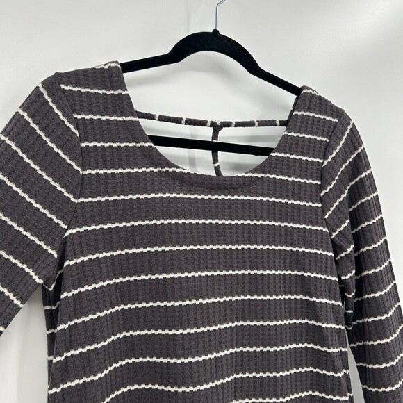 NWT CHASER Gray White Striped Waffle Knit Open T-Back Thermal Top Size Medium - Picture 3 of 5